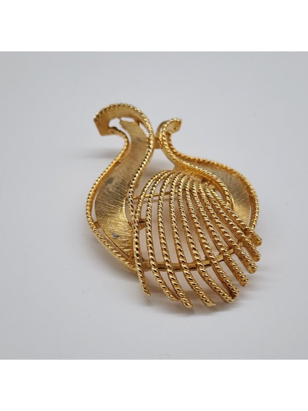 Vintage Lisner Brooch Gold Tone Modernist Abstract Leaf Pin - Picture 5 of 9